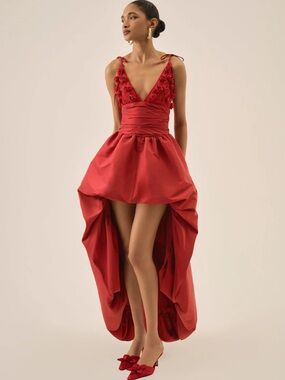 $689 For Love And Lemons “Esmeralda” High-Low Appliqué Gown in Red Sz Small